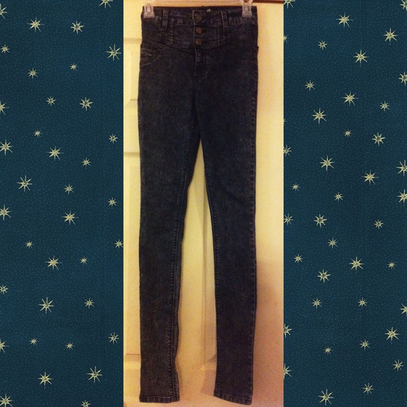 ⭐️⭐️High waisted jeans Dark acid wash⭐️⭐️ - Picture 1 of 1