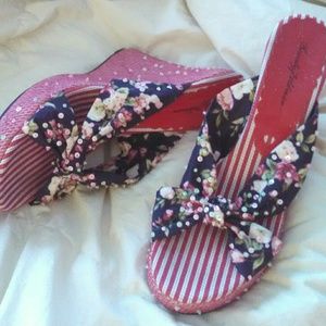Rockabilly Pin Up girl wedge heels Beverly Feldman