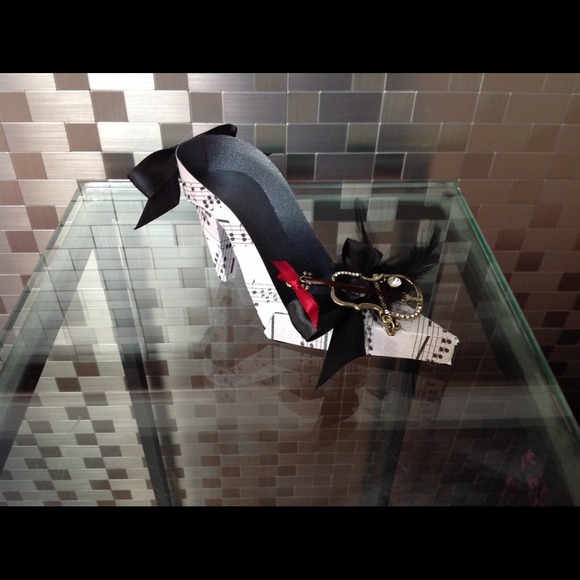 Beautiful handmade heavy duty paper shoe - Picture 2 of 4