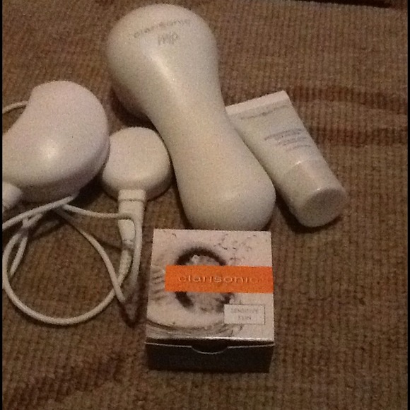 Clarisonic Mia gel cleanser, sensitive brush head