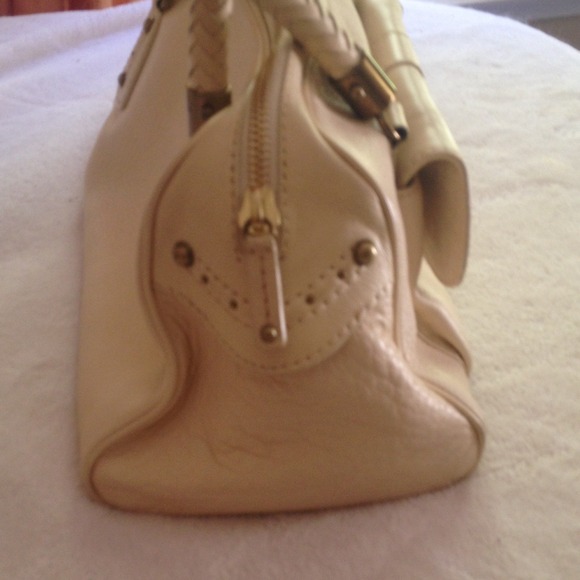 GIFTED⭐winter white Michael Kors leather bag 😍 - Picture 3 of 3