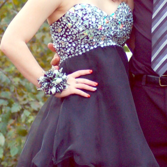 Beaded Strapless Prom/Homecoming Black Dress