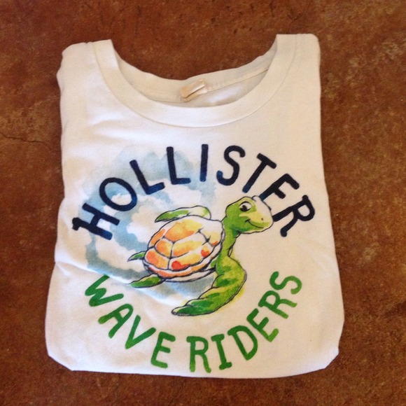 Hollister shirt