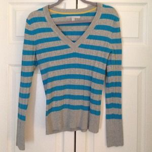 Old Navy sweater top. Size medium
