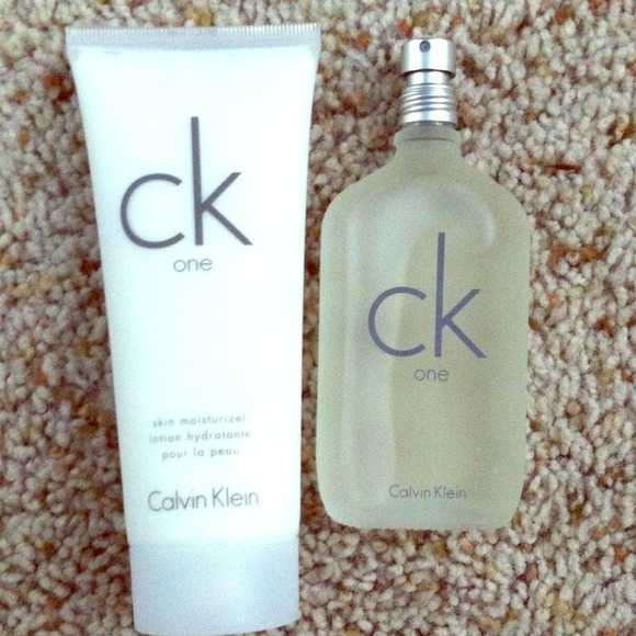Calvin Klein - One : moisturizer & fragrance