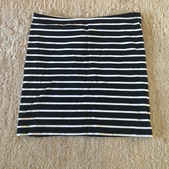 Tight stripped skirt!