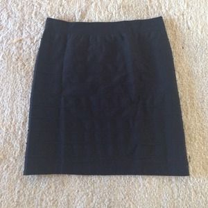 Tight ruffle black skirt