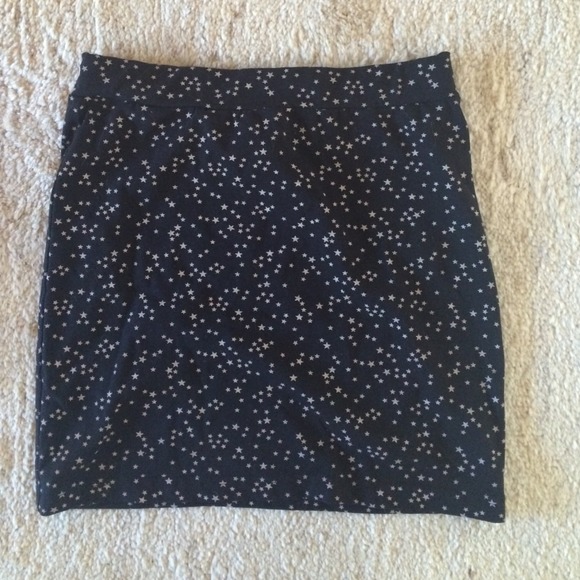 Starrey tight black skirt