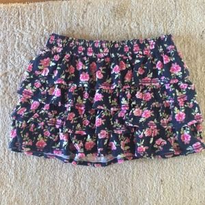 Floral ruffley mini skirt
