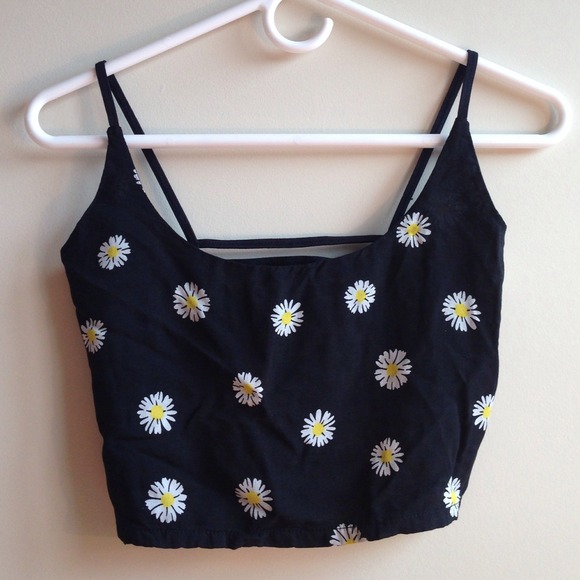 Brandy Melville Black Daisy Mirella Crop