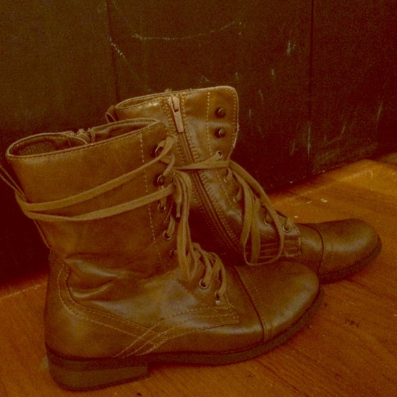Combat boots!👢