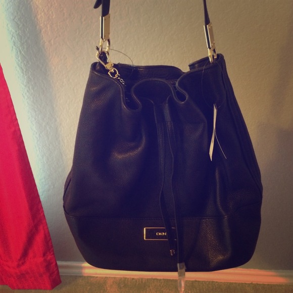 DKNY Handbags - Black leather DKNY purse