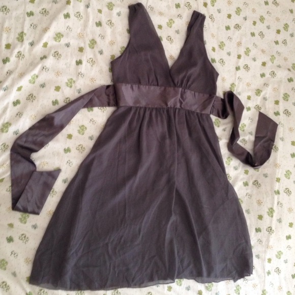 🚫sold in bundle🚫 grey chiffon v-neck dress