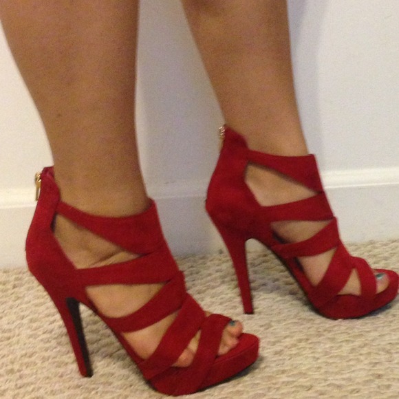 Red Suede Cutout High Heels - Picture 2 of 4