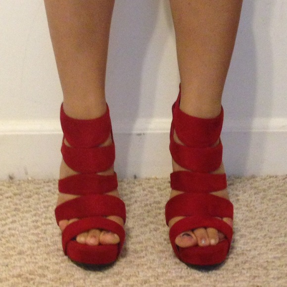 Red Suede Cutout High Heels - Picture 4 of 4