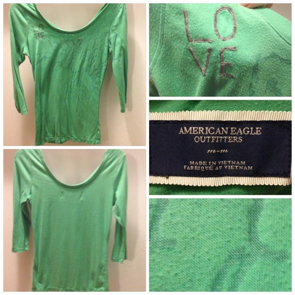 Adorable American Eagle top 🌳