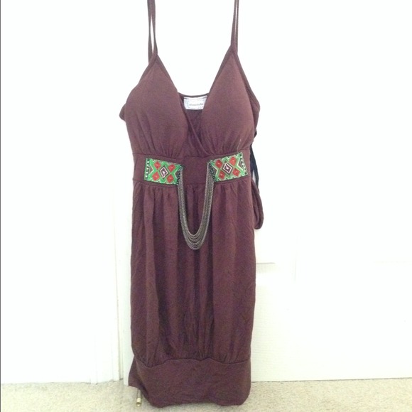 Brown chain detail top