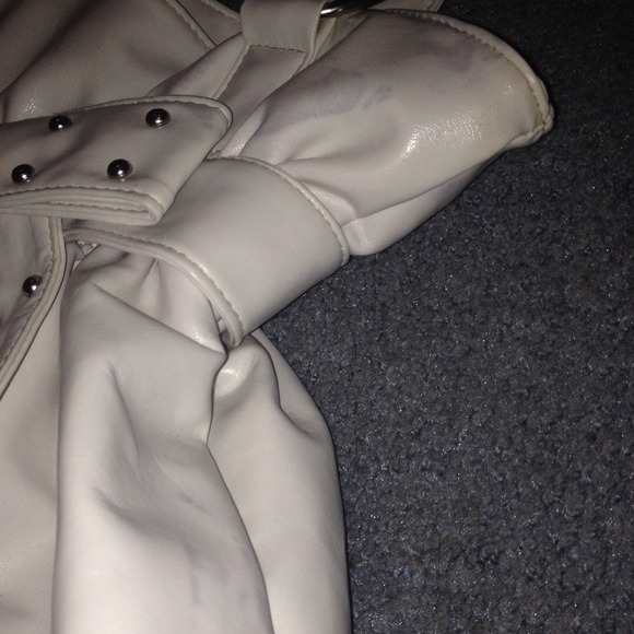 White Purse - Picture 2 of 3