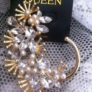 Glam Ear Cuff (Costume Jewelry)