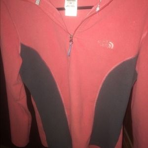 Reserved! North face light pullover! Reduced!