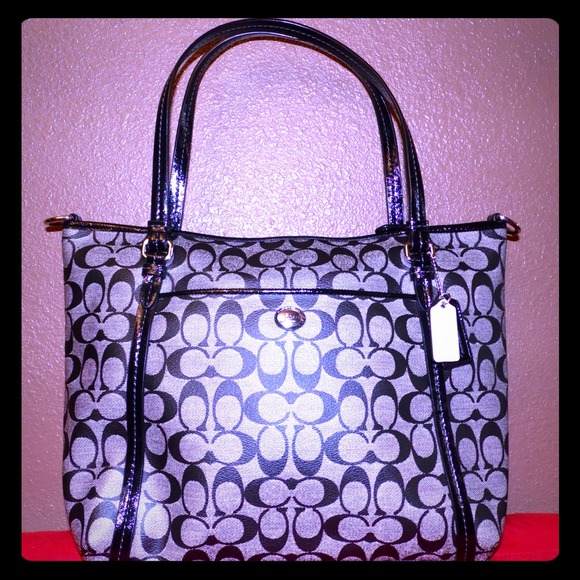 Authentic Coach Signature Tote!