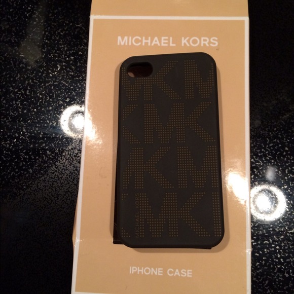 MICHAEL Michael Kors Accessories - Michael Kors brown silicone iphone 4/4s case