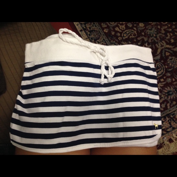 VS mini skirt