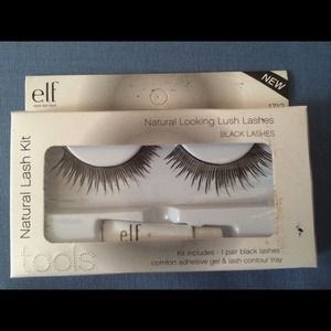 10 pairs of elf eyelashes.