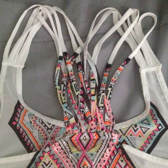 Aztec top - Picture 2 of 3