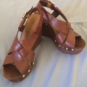 Cute sandals. Great for summer!