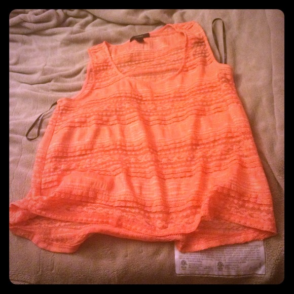 Forever 21 peach lace tank top