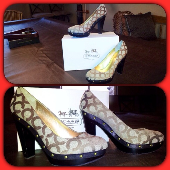 ***NOT FOR SALE***Authentic Coach Carli Pumps!