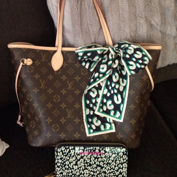 Additional pics 😍 LV LE Bandeau & Zippy - Picture 2 of 4