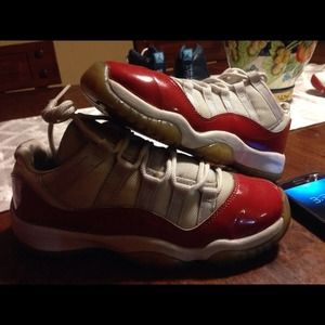 OG Cherry 11s. Released In 2001. 🍒