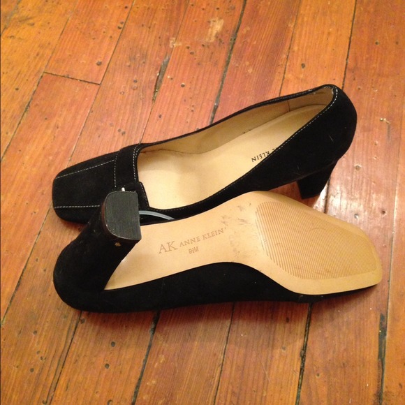 Heels - Picture 3 of 4