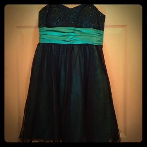 Strapless short formal dress