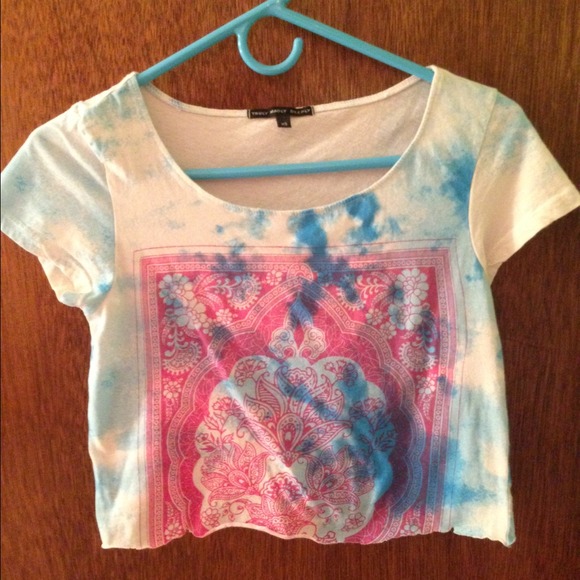 Urban outfitters cropped tee
