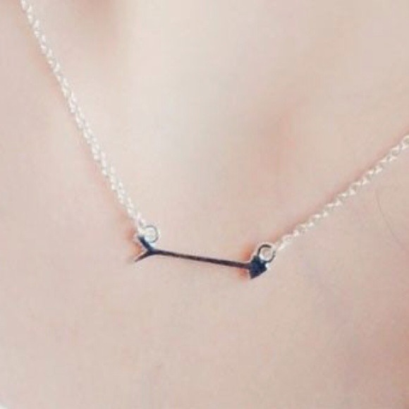 Jewelry - Dainty Silver Arrow Necklace