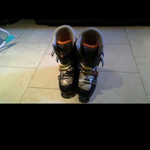 Salomon Performa Skiing Boots For Men - Picture 2 of 3