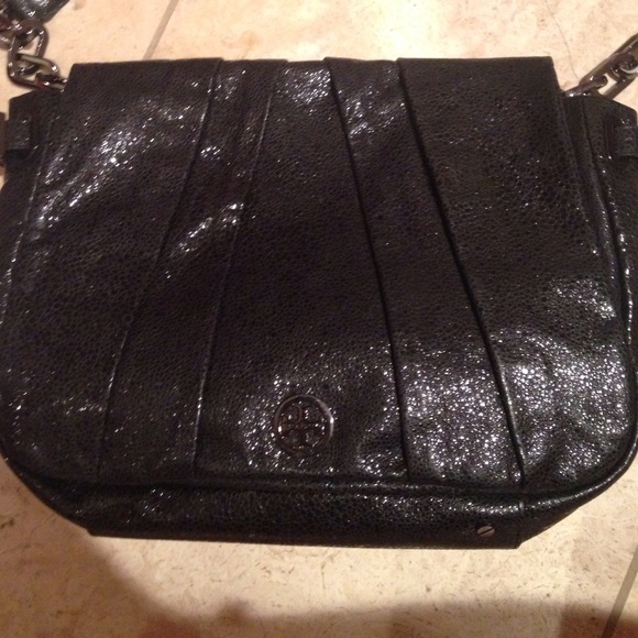 Tory Burch Handbags - Shimmery black leather Tory Burch messenger bag