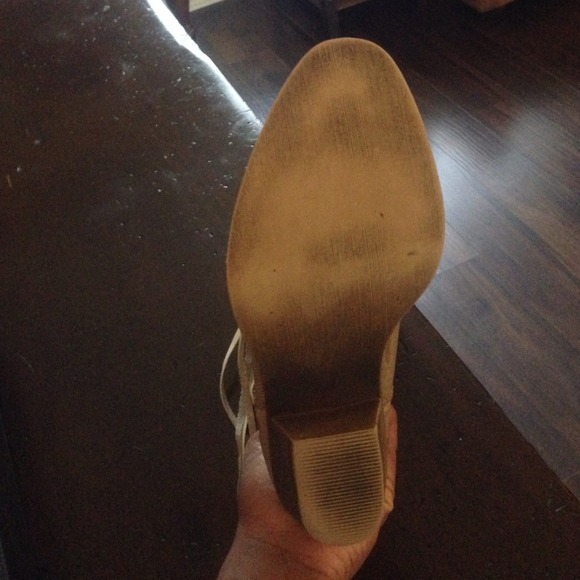 Boots - Picture 4 of 4