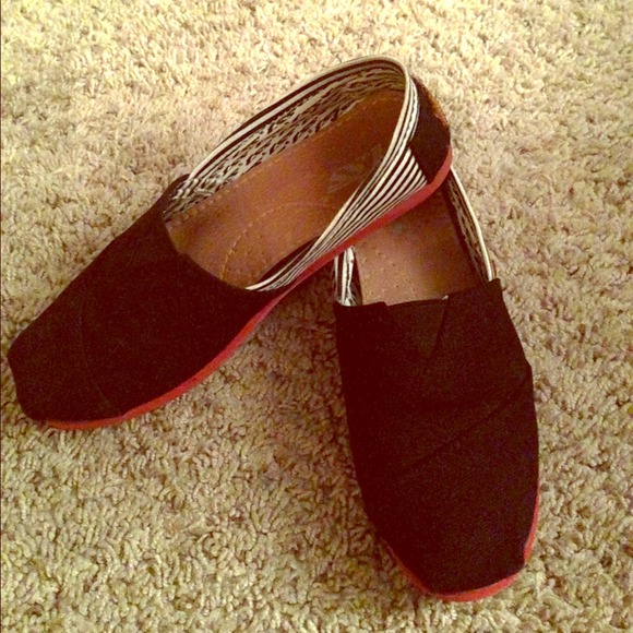 Toms alike slip-on.