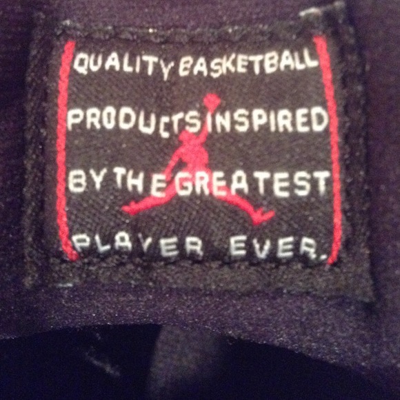 Jordan tuxedo retro lows 5.5 youth - Picture 2 of 4