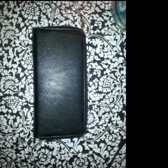 Non Name brand wallets! - Picture 4 of 4