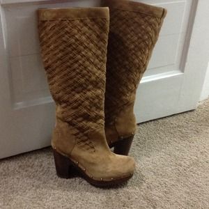Authentic tan UGGS boots size 8.0