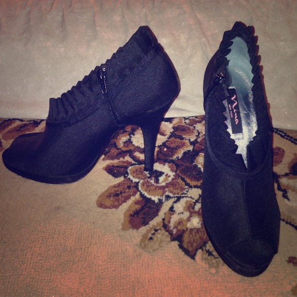Black booties!