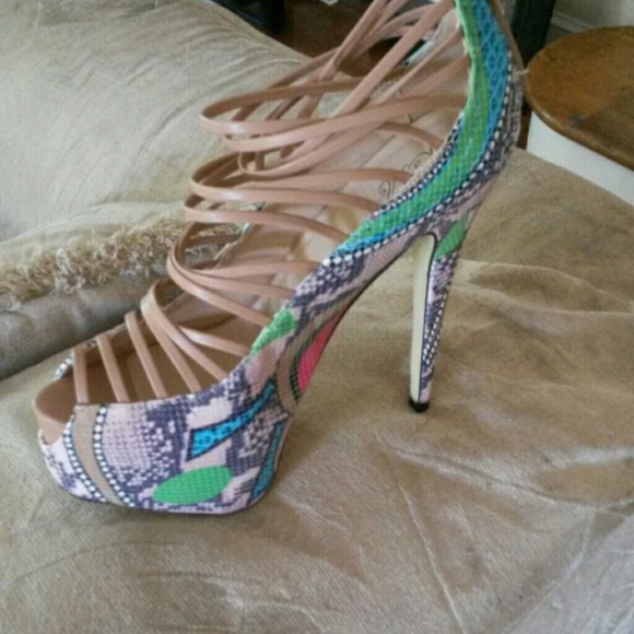 Liliana Shoes - Strapping heel