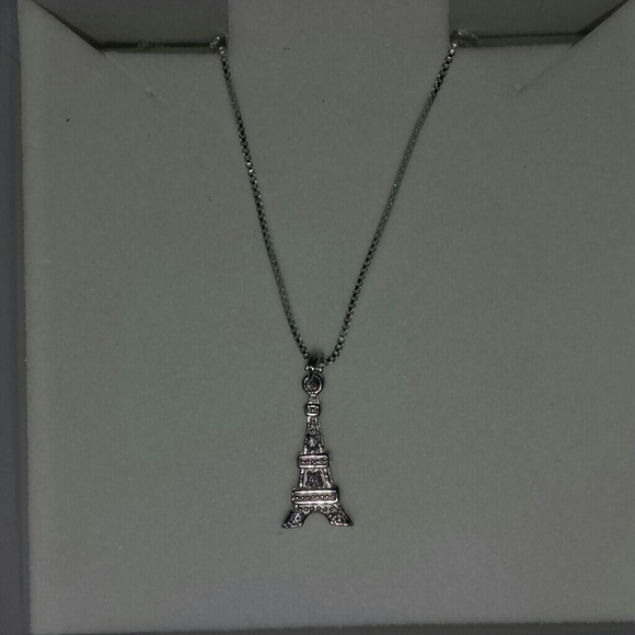 Adorable effile tower necklace