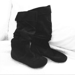slouchy suede black boots!