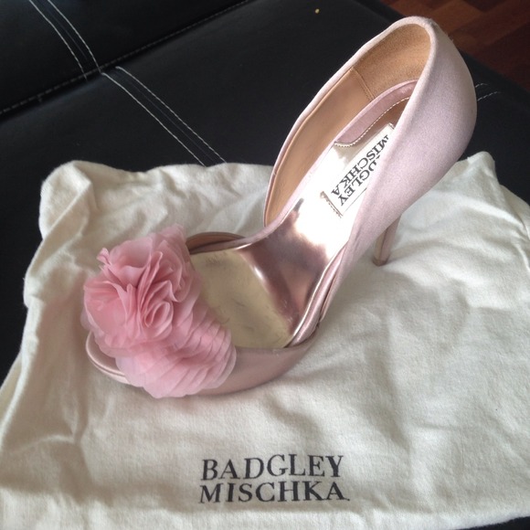 Badgley Mischka pink shoes. Size 6.5